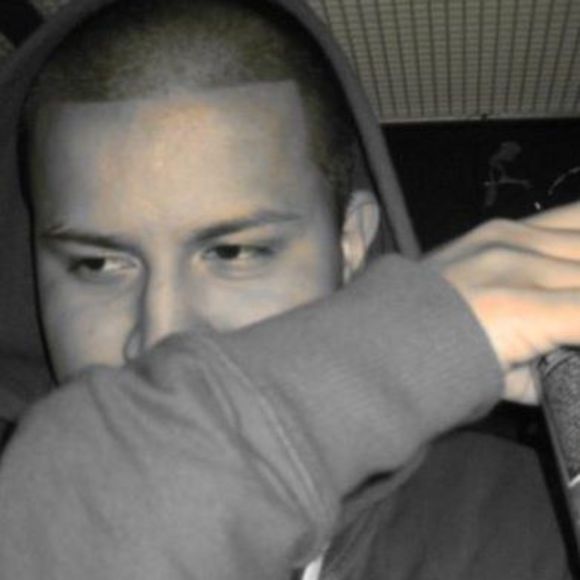 Meet your Posher, Carlos - Picture 1 of 1